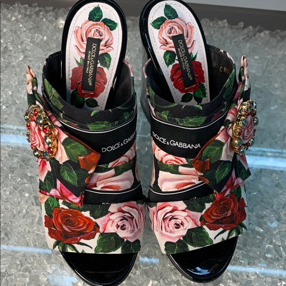 Dolce Gabbana floral pumps